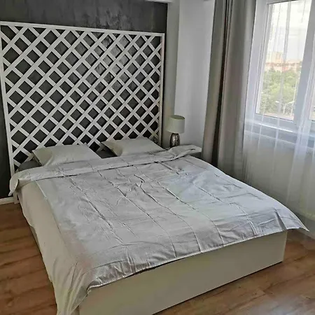 Apartmán Lovely 3-bedroom In The Center