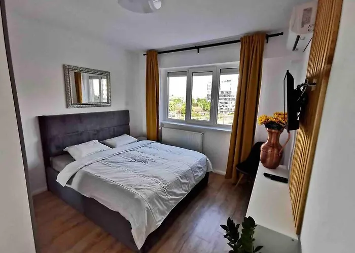 Lovely 3-bedroom In The Center *