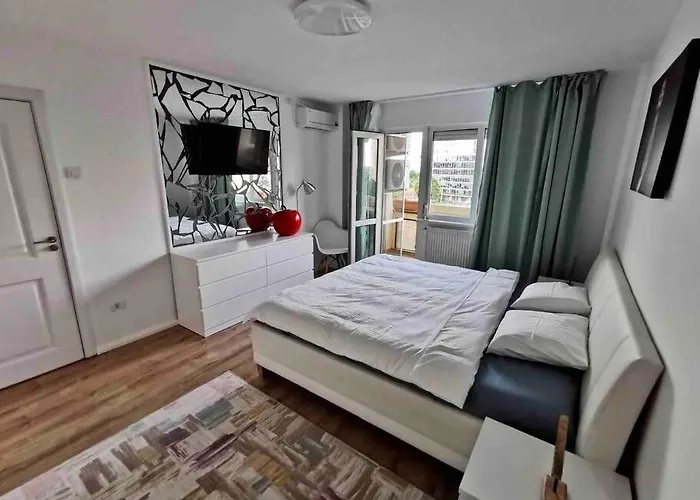 Lovely 3-bedroom In The Center * Timişoara