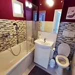 Lovely 3-bedroom In The Center *