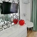 Appartement Lovely 3-bedroom In The Center